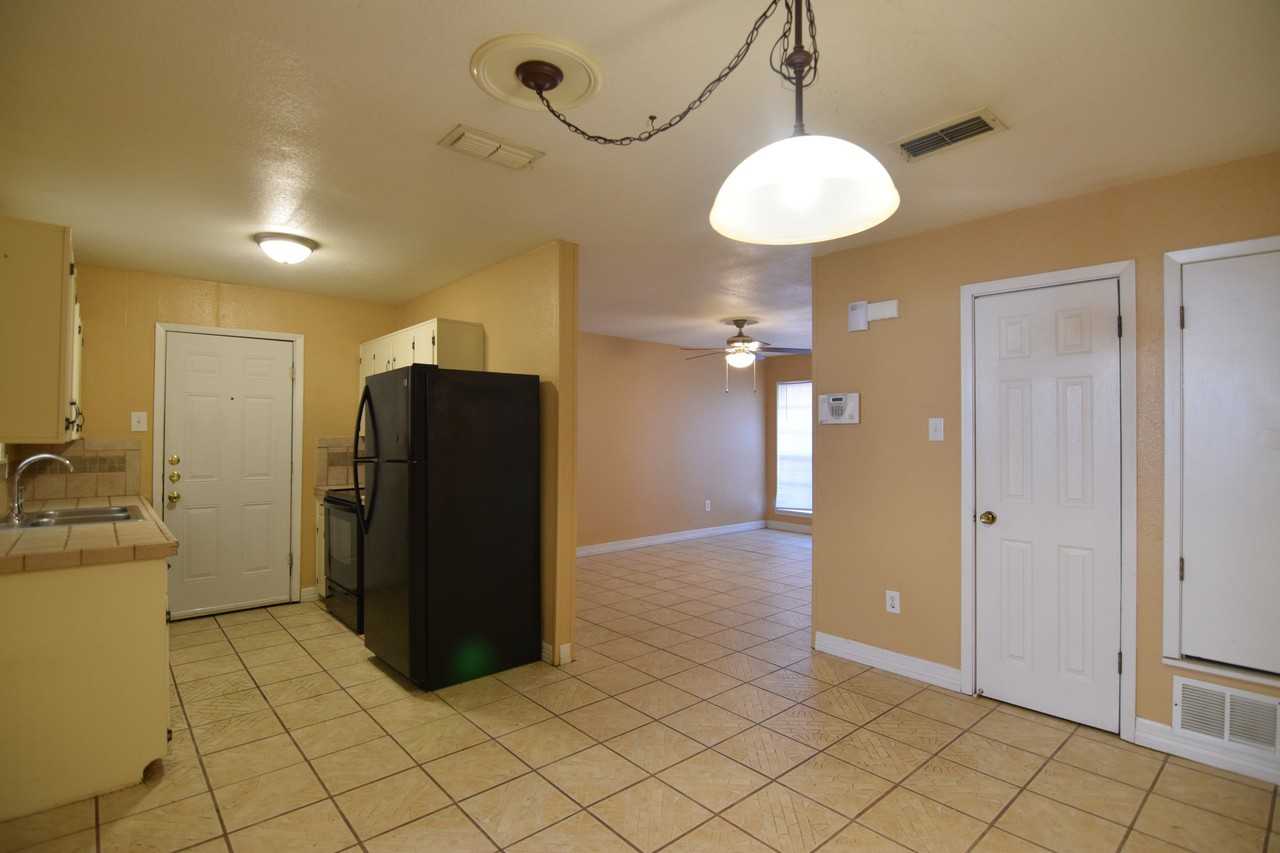 901 Bluff Dr - Photo 4 of 22