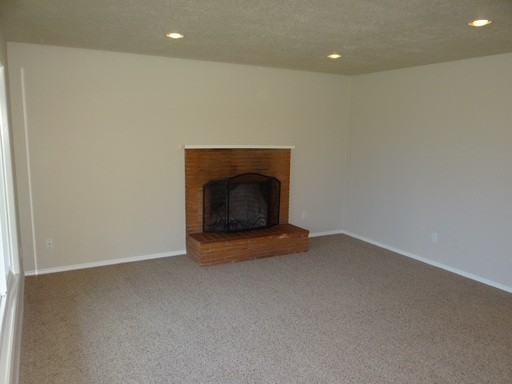 9212 NE 11th St - Photo 2 of 8