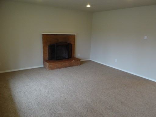 9212 NE 11th St - Photo 3 of 8