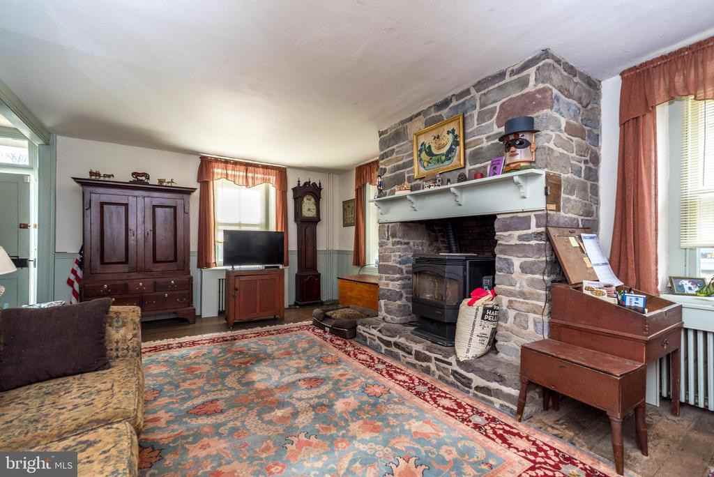 282 Durham Rd - Photo 3 of 25