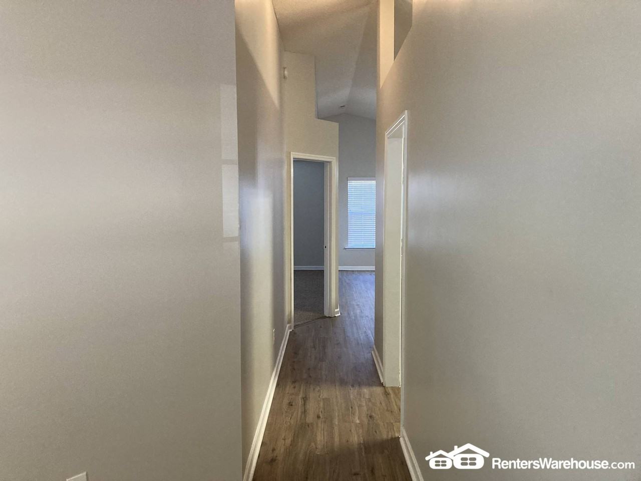 115 Wittington Ln - Photo 2 of 10