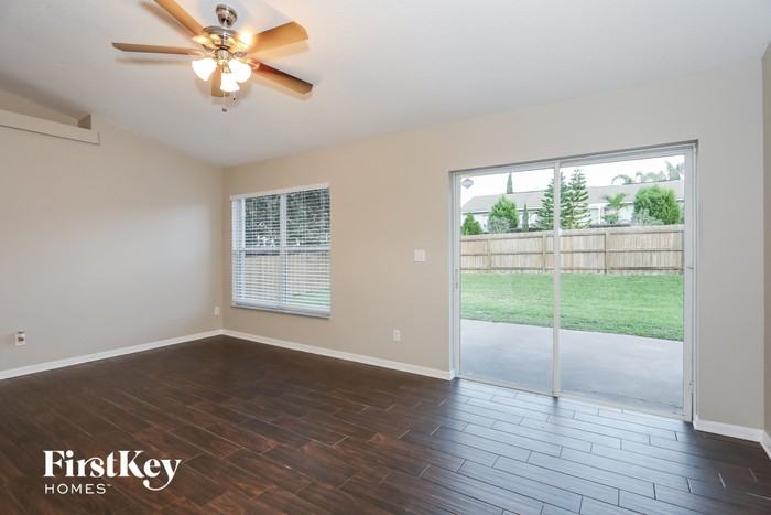 11538 Foxglove Dr - Photo 2 of 15