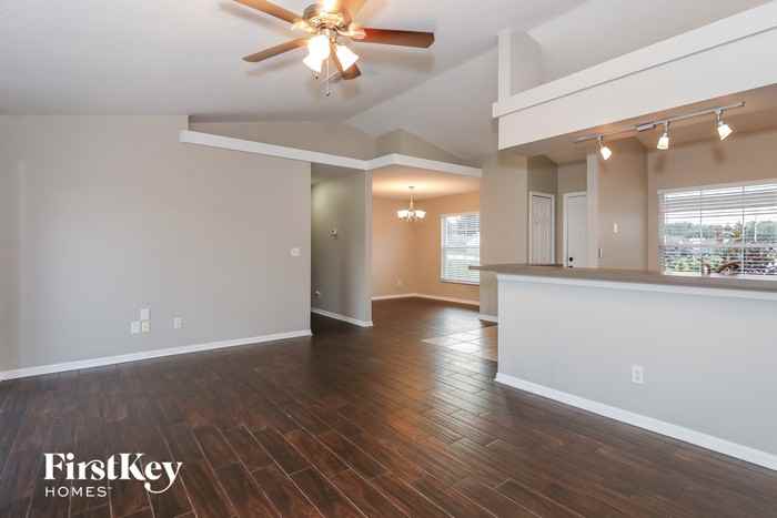 11538 Foxglove Dr - Photo 3 of 15