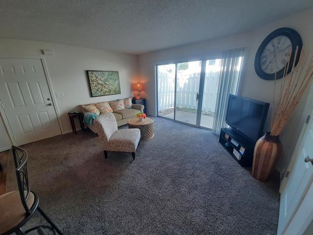 9002 W 64th Ter - Photo 4 of 15