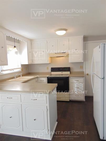 1007 Rogues Way - Photo 3 of 8