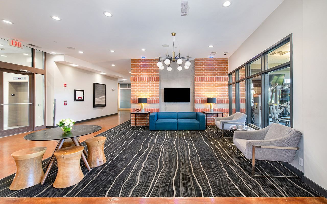 Mode at Hyattsville - Photo 7 of 11