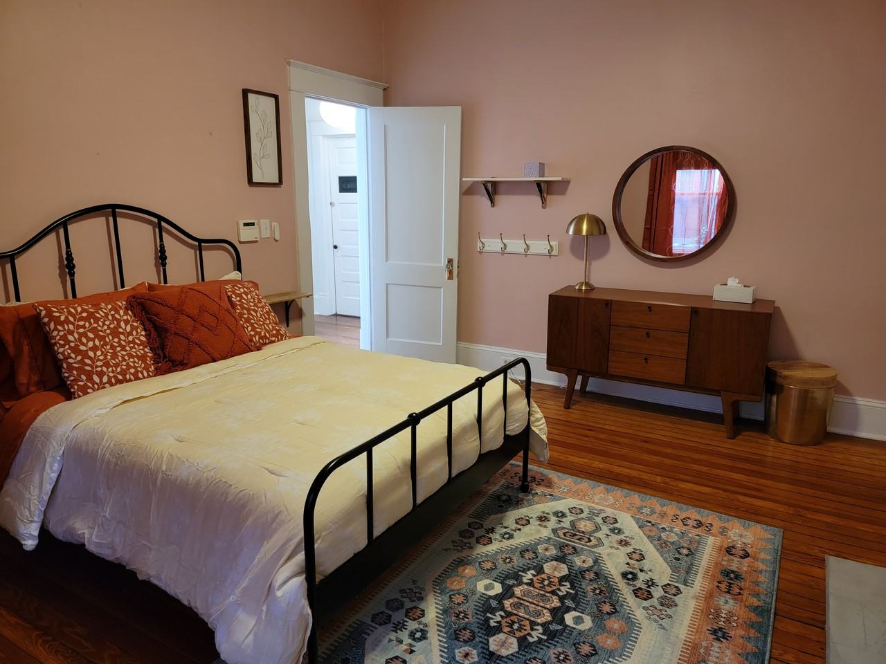 291 Elmira Pl Ne - Photo 3 of 38