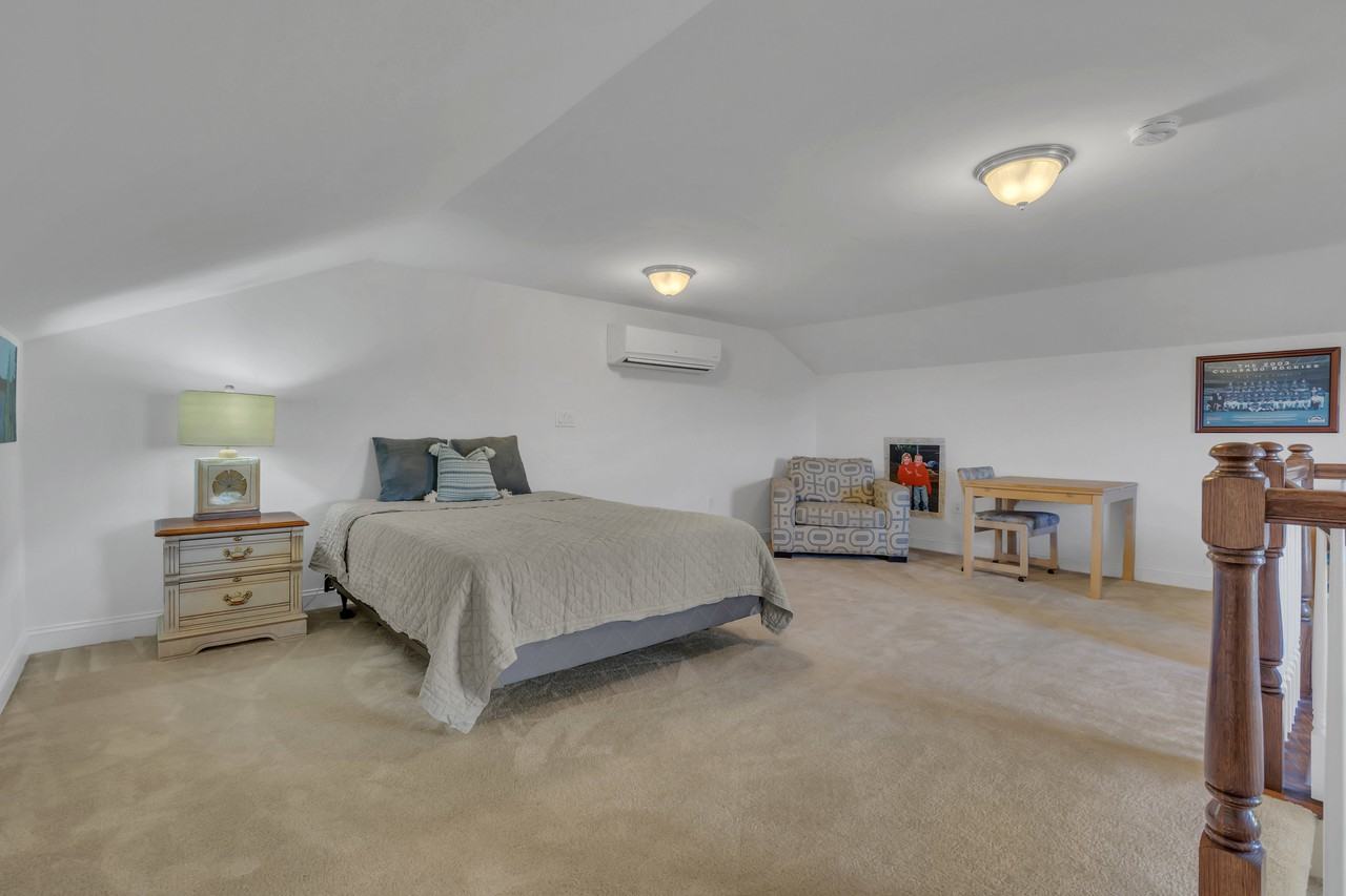 333 Princeton Ct - Photo 2 of 14