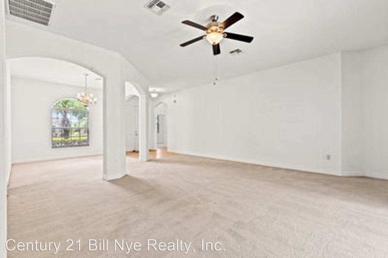 9301 Rolling Cir - Photo 3 of 25