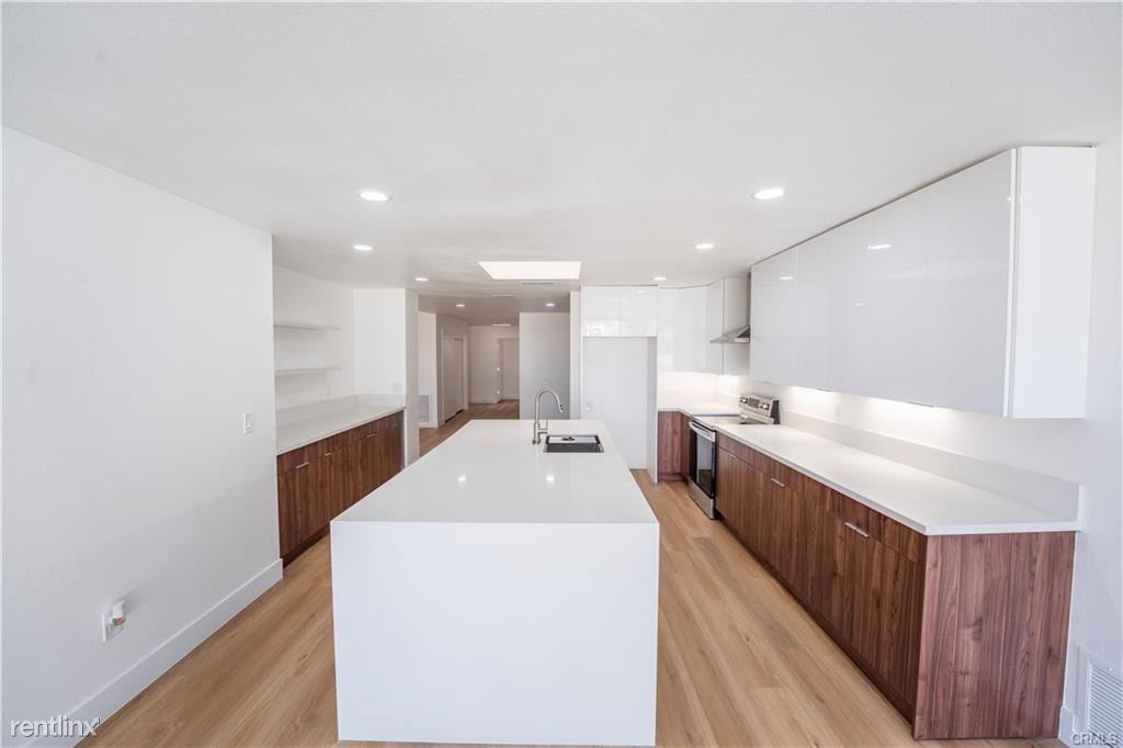 42700 Saint George Dr - Photo 2 of 10