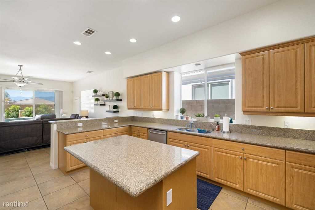 79165 Olite Ct - Photo 2 of 10