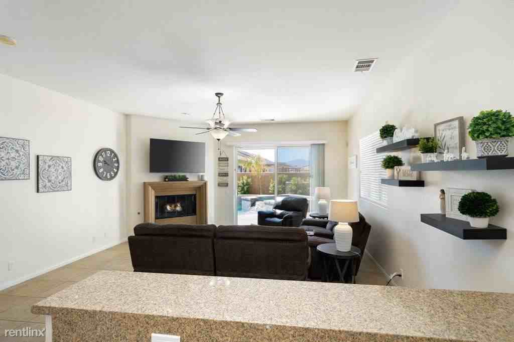 79165 Olite Ct - Photo 3 of 10