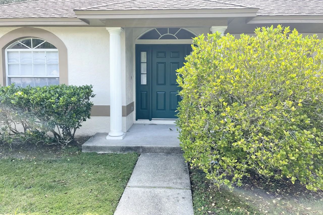 807 Bluegrass Ln - Photo 2 of 15
