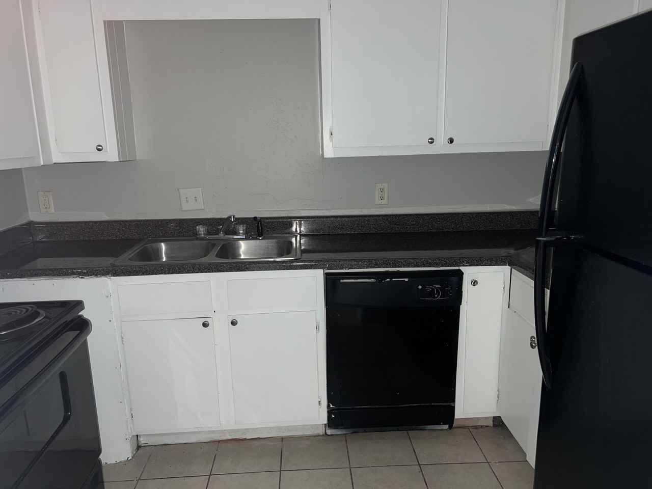 2780 The Springs Ct - Photo 2 of 5