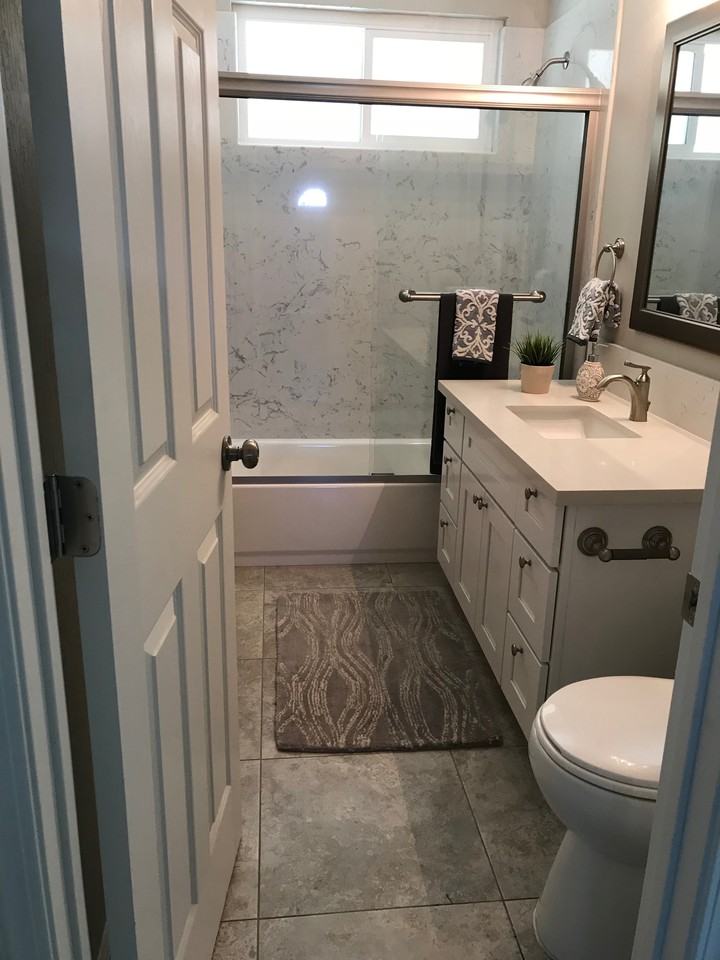 3226 Mayfair Dr - Photo 3 of 8