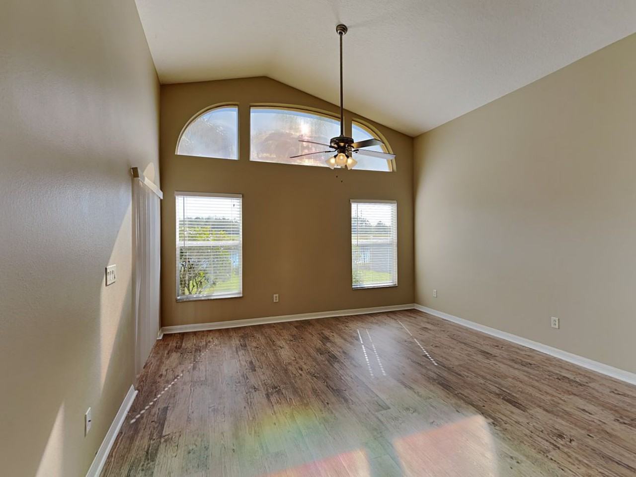 19634 Glen Elm Way - Photo 3 of 20