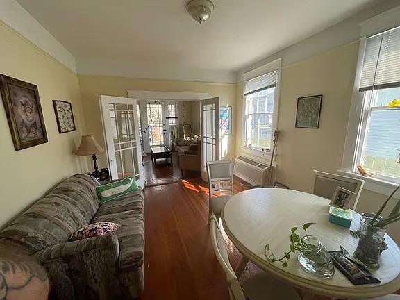 2676 Jasmine Street - Photo 3 of 6