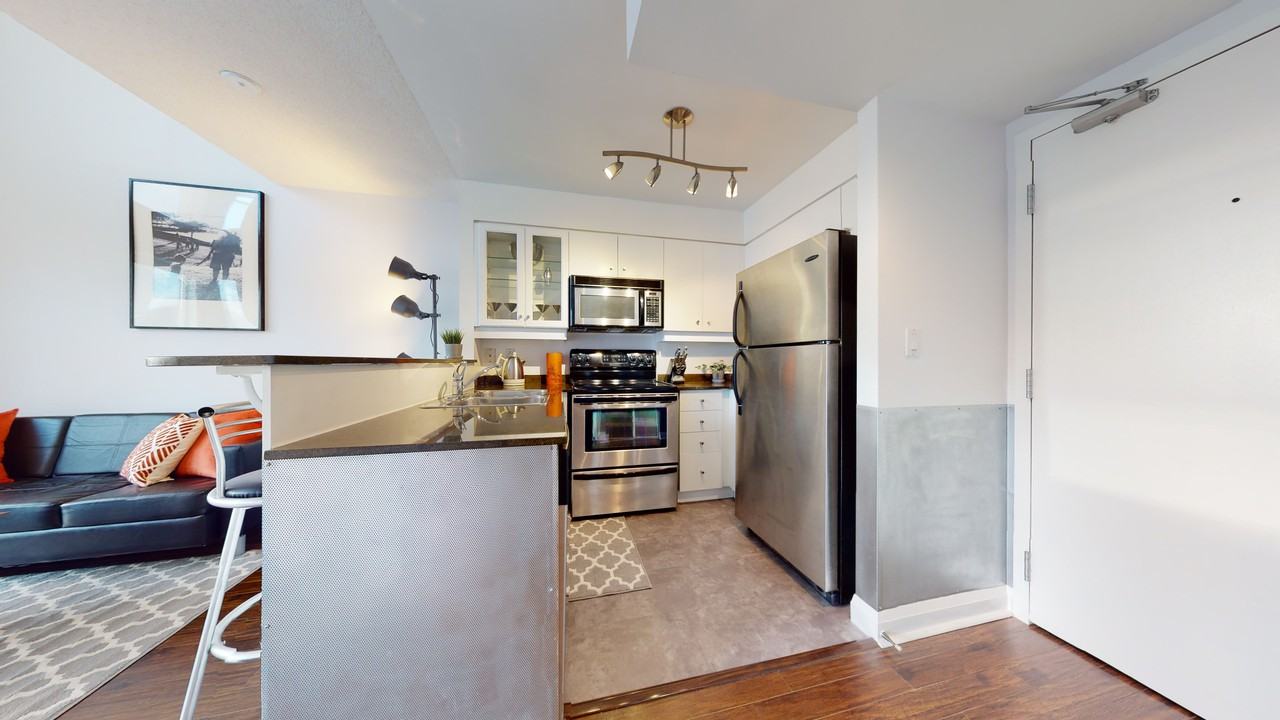 18 Merton Street #511 - Photo 2 of 24