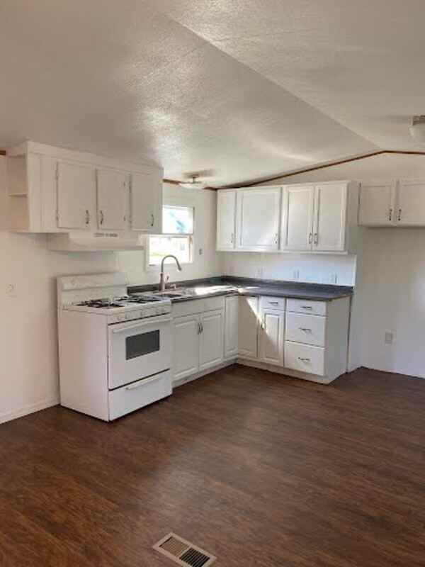 2130 Rand Morgan Rd - Photo 4 of 11