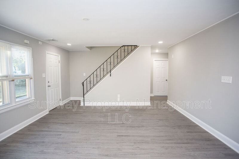 48 Sandstone Ln - Photo 3 of 40