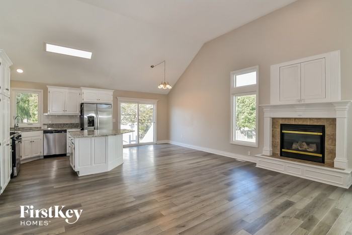 2324 Sw Pheasant Trl - Photo 3 of 15