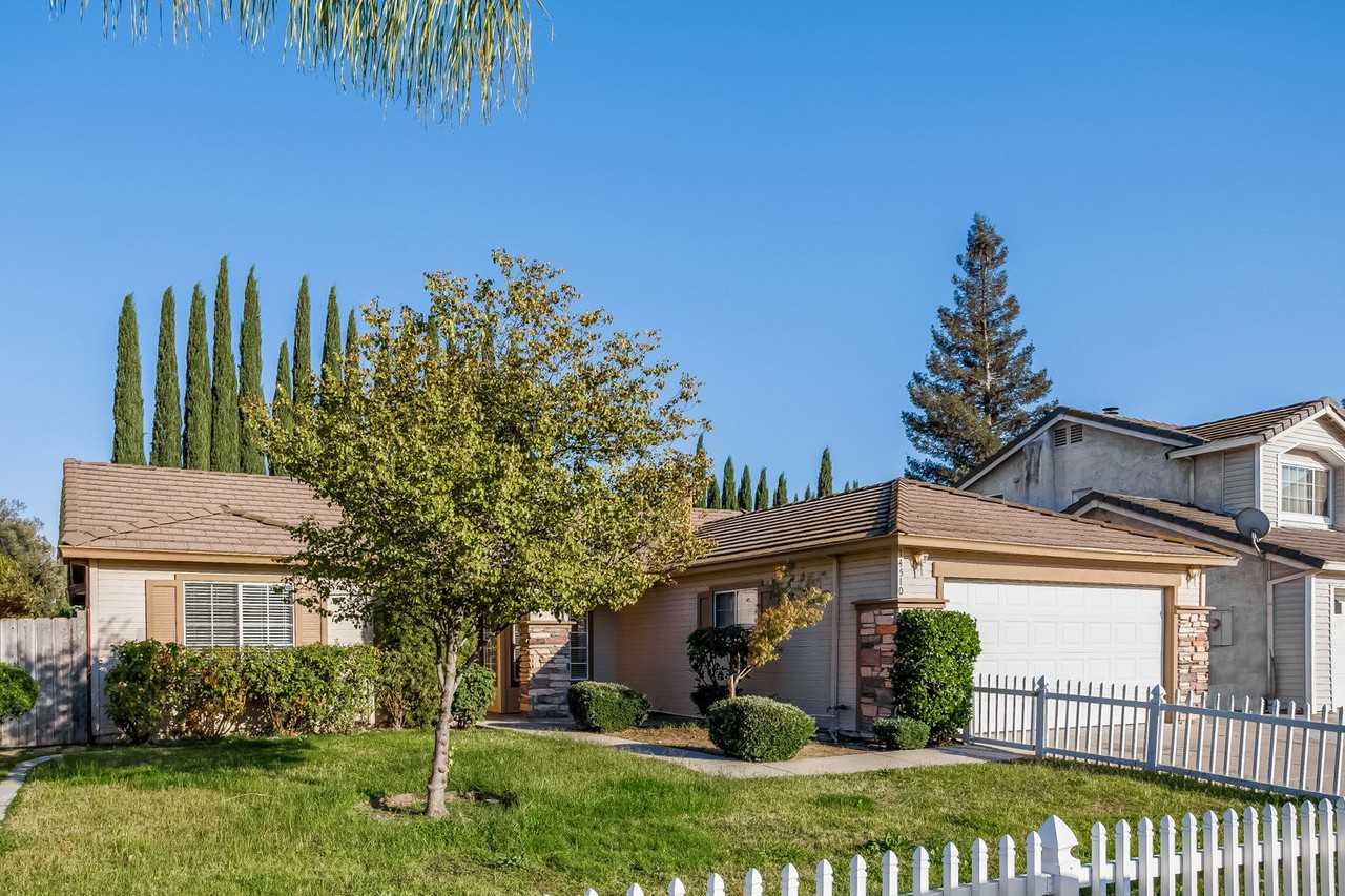 14510 Cedar Valley Dr - Photo 2 of 21