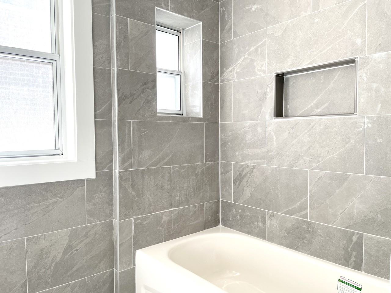 142 Pickering Street - Photo 5 of 18