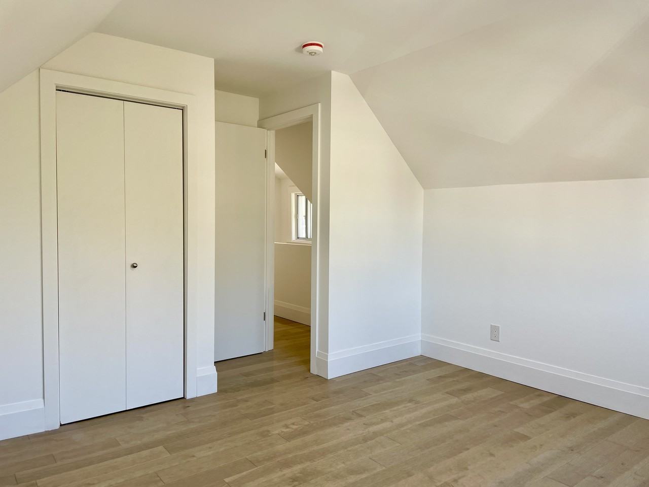 142 Pickering Street - Photo 7 of 18