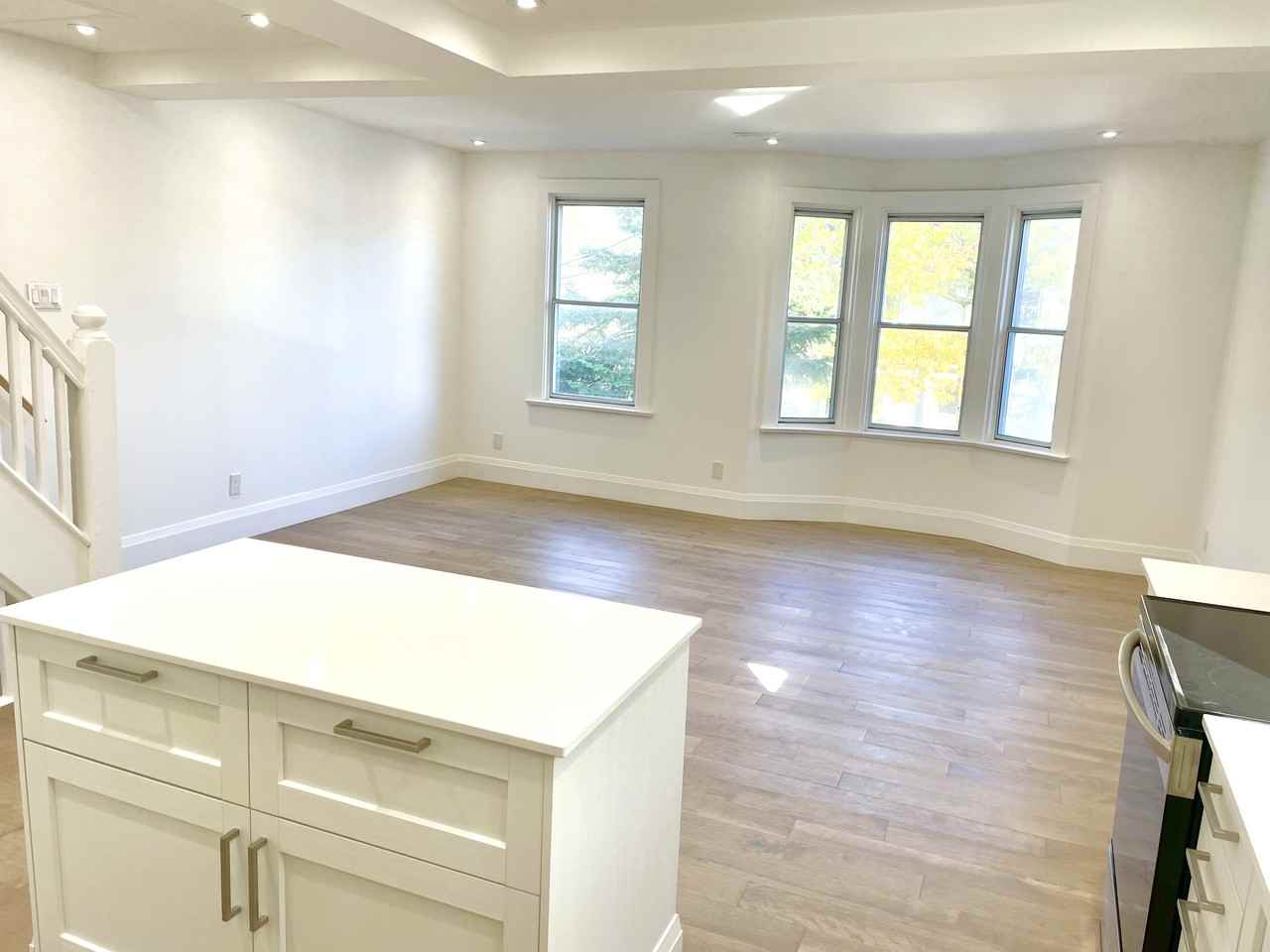 142 Pickering Street - Photo 3 of 18