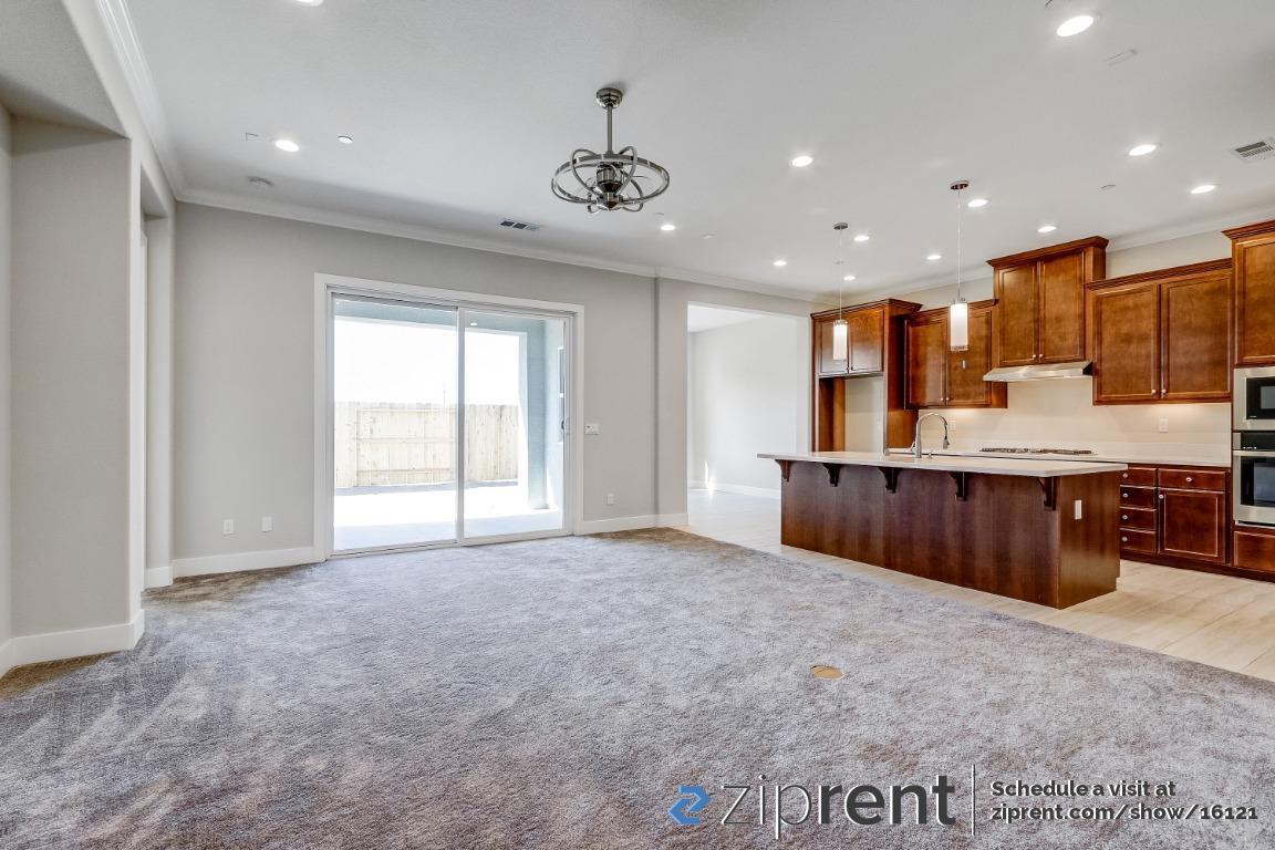 2451 Paramount Ln - Photo 3 of 20