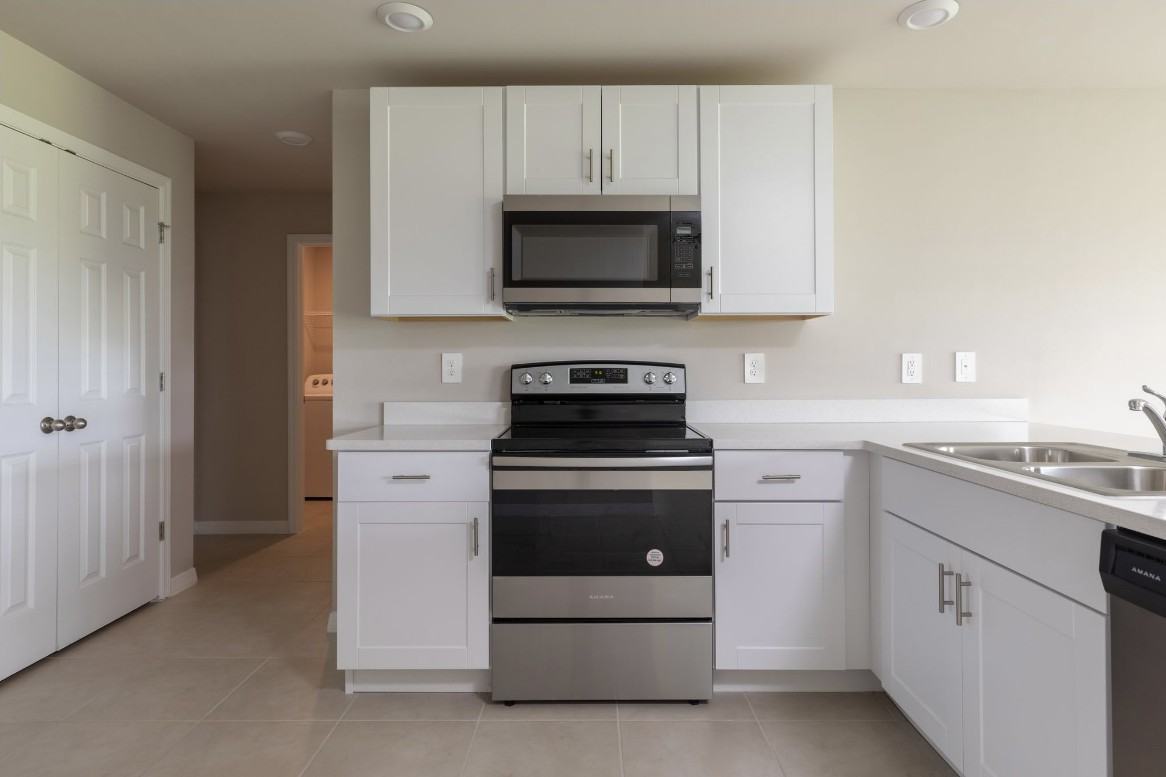 8002 Vega Ct - Photo 2 of 9