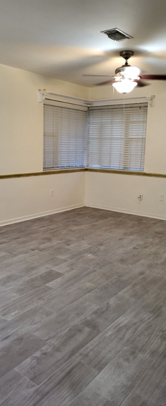 137 18th St - Photo 3 of 32