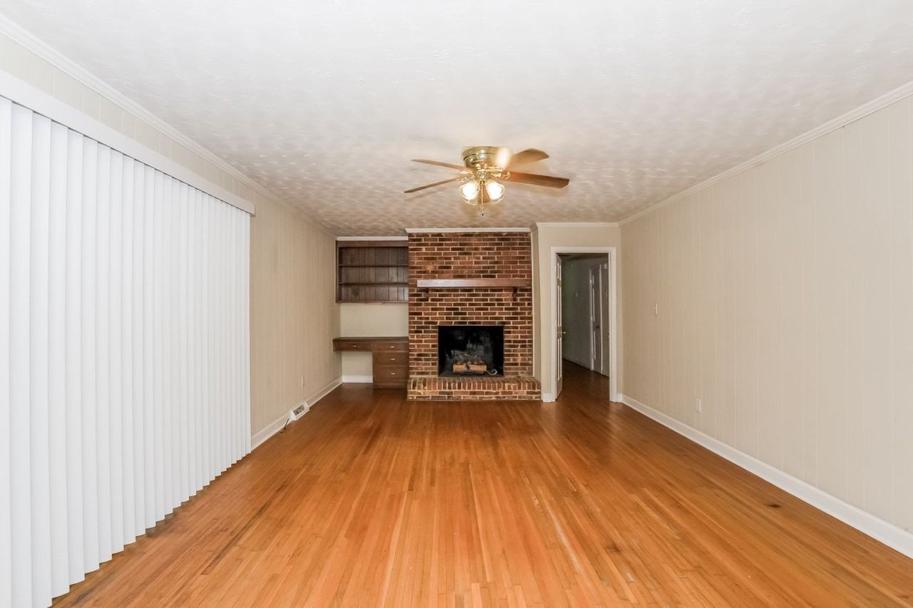 5024 Providence Rd - Photo 2 of 16