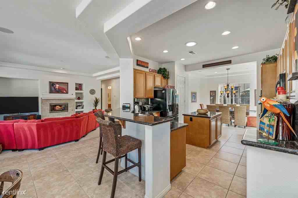 78400 Via Caliente - Photo 3 of 10