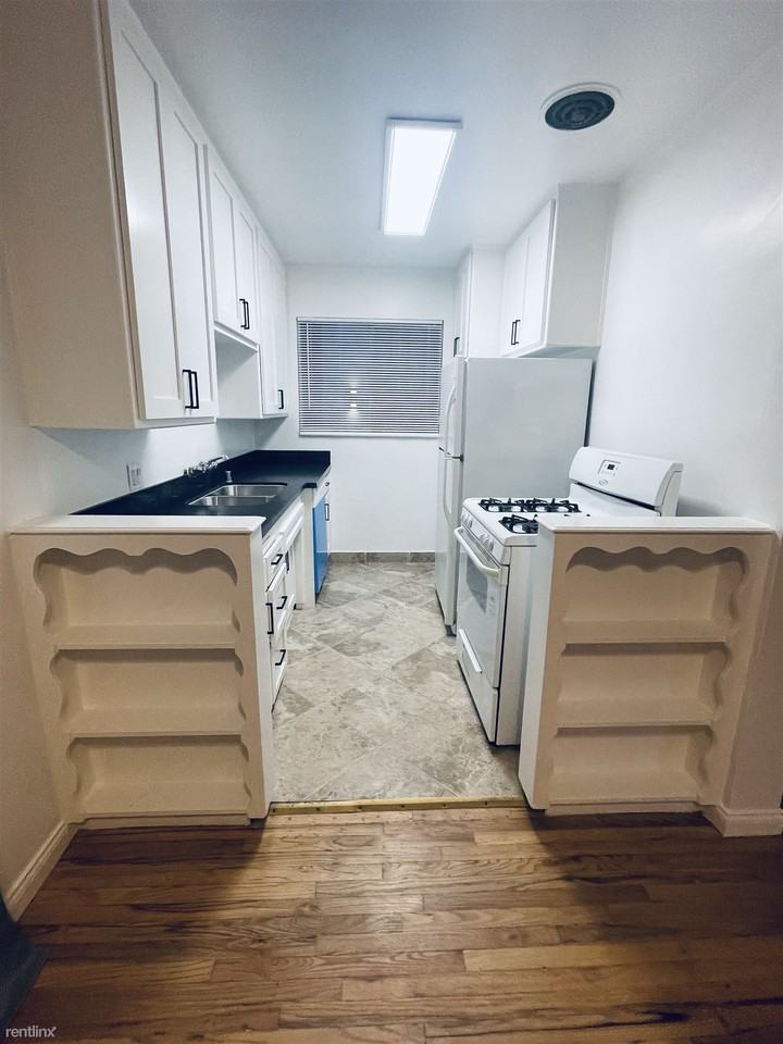 1015 N Edinburgh Ave - Photo 3 of 7