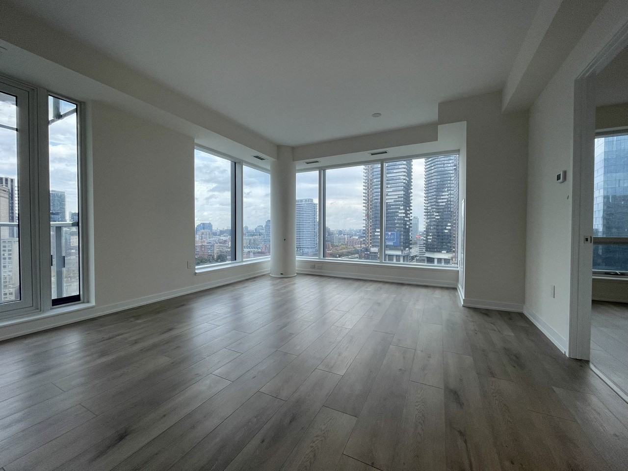 1 Yonge Street #07 - Photo 6 of 14