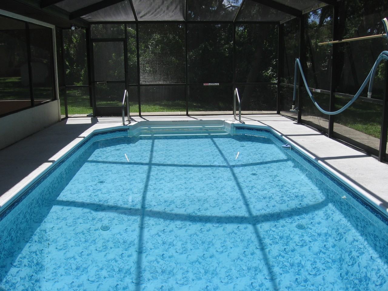 18211 Sanger Ct - Photo 3 of 43