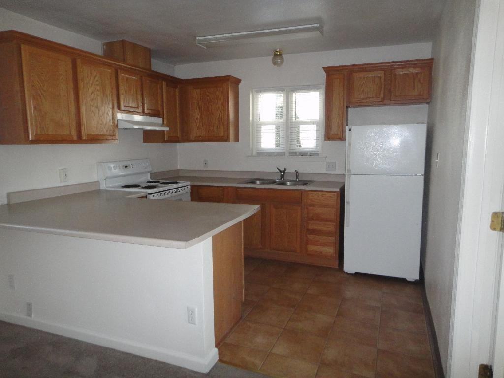 1080 South St - Photo 2 of 3