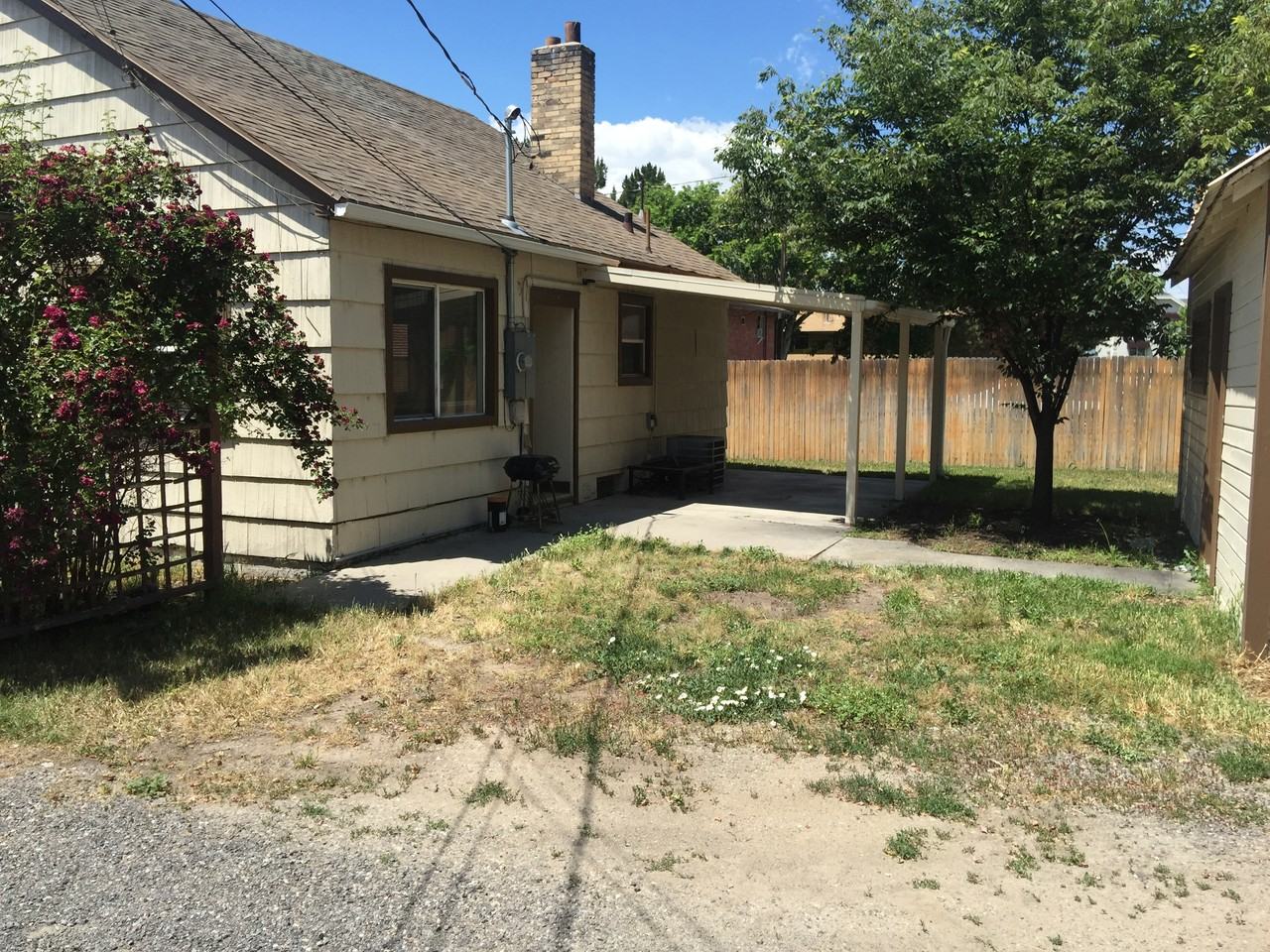 942 W 300 S - Photo 3 of 30