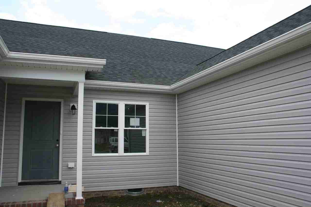 9392 Redtop Ct - Photo 2 of 18