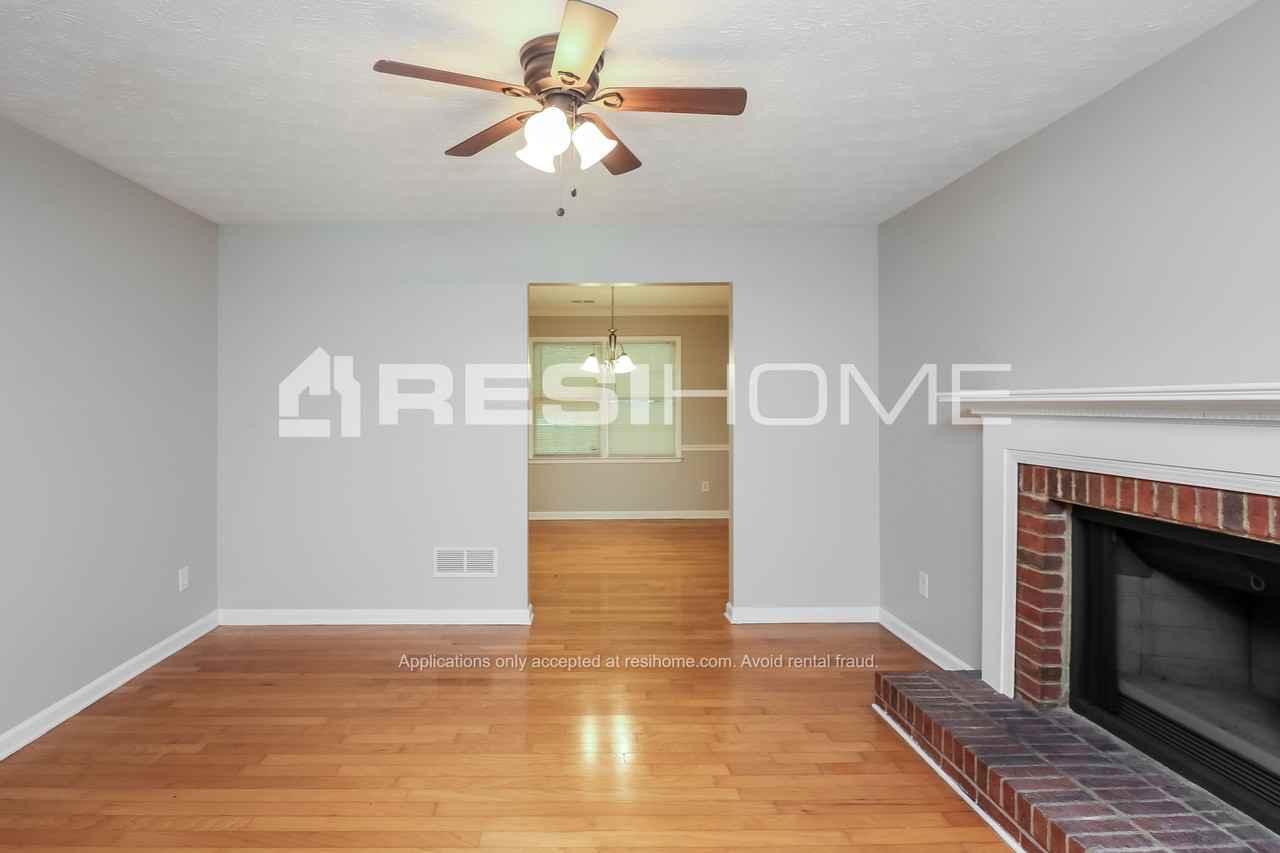 250 Robbie Ln Sw - Photo 3 of 19