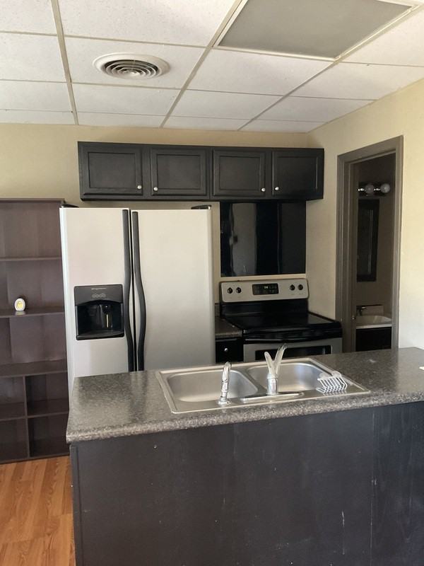 709 S 13th St - Photo 2 of 6