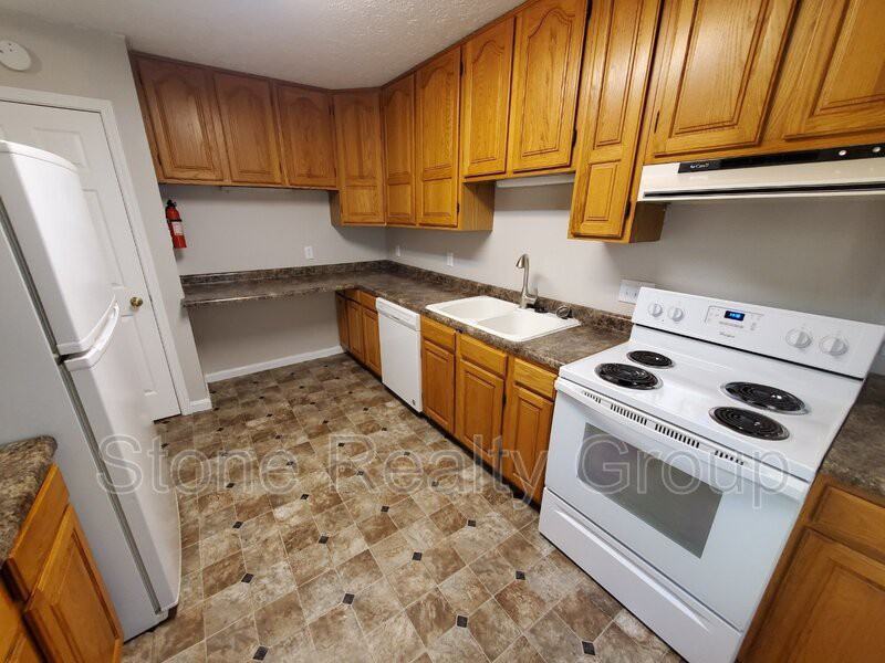 3365 E Margaret Dr - Photo 3 of 10