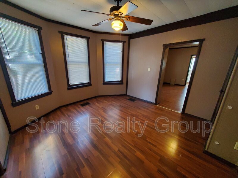 2044 N 11th St #3 - Photo 2 of 8