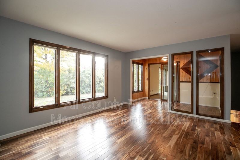 470 W Sutton Cir - Photo 3 of 26