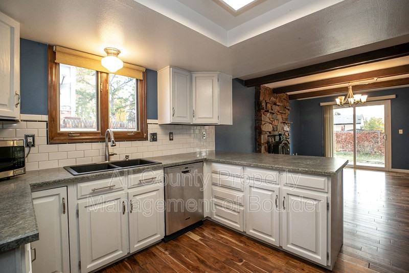 470 W Sutton Cir - Photo 7 of 26