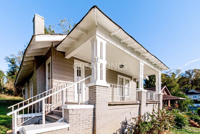 1711 Eufaula Ave - Photo 3 of 19