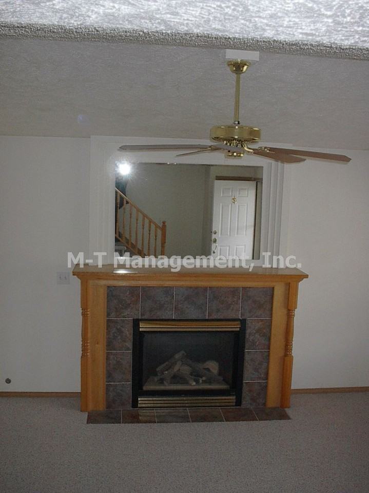 1321 N Eagle Rd - Photo 2 of 3