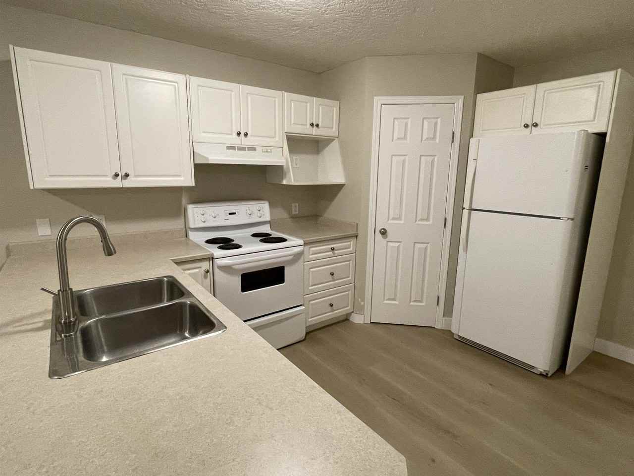 4108 47 Ave #1 - Photo 3 of 14
