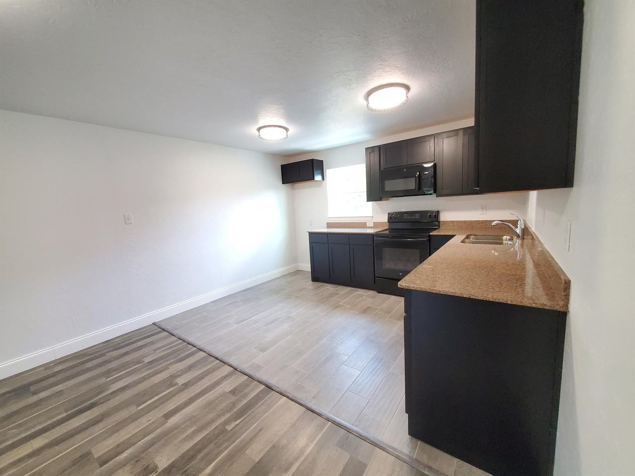 Wesley Street 2004Apt 5 #5 - Photo 6 of 11